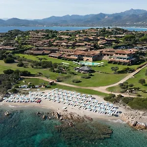 due-lune-resort-golf-spa.in-sardinia.net/